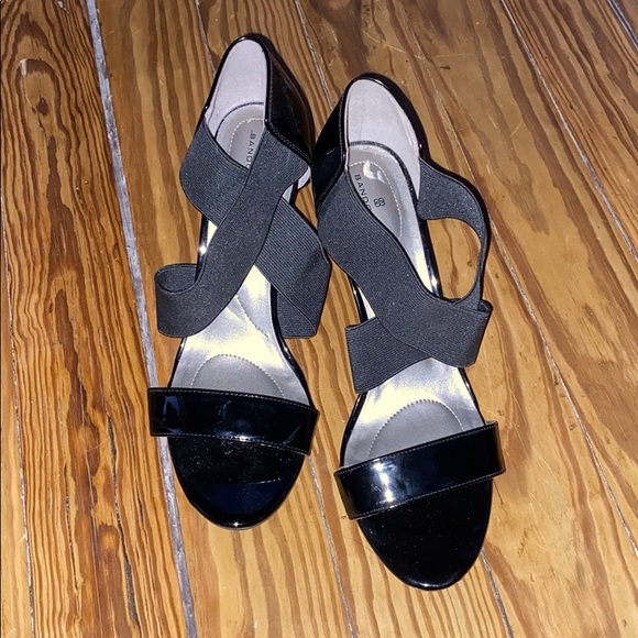 Black heels - Picture 3 of 3